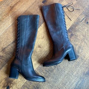NWOT Black Pebble leather boots